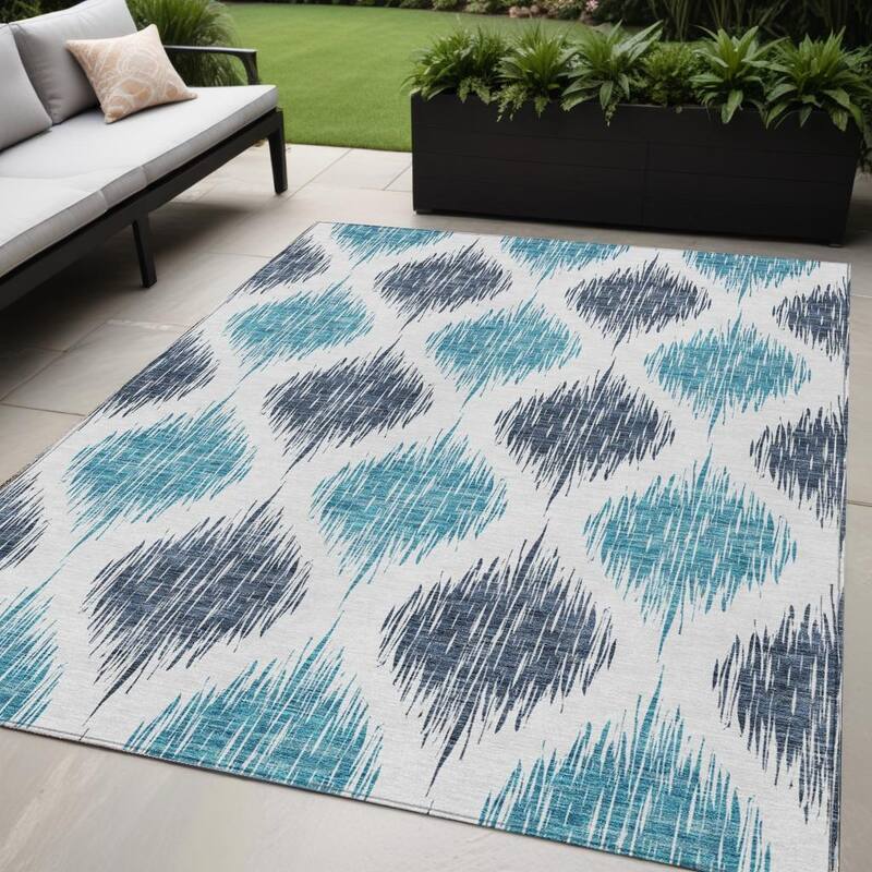 HomeRoots Ikat Transitional Rectangle Outdoor Rug - 5' X 8'