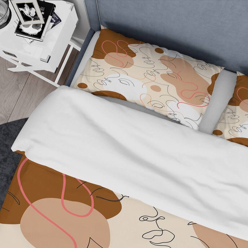 Designart 'One Line Drawing Of Beautiful Woman' Modern Duvet Cover Set