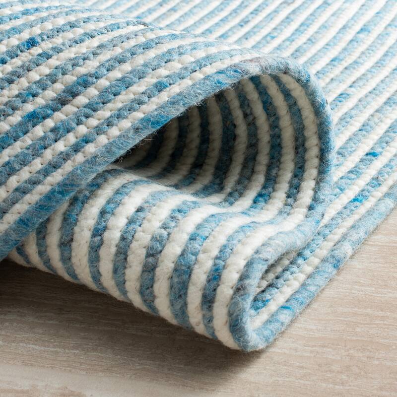 SAFAVIEH, Handmade Braided Bahrie Wool Rug