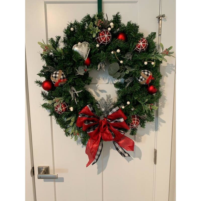 Canadian Pine Artificial Christmas Wreath - 20" - Unlit