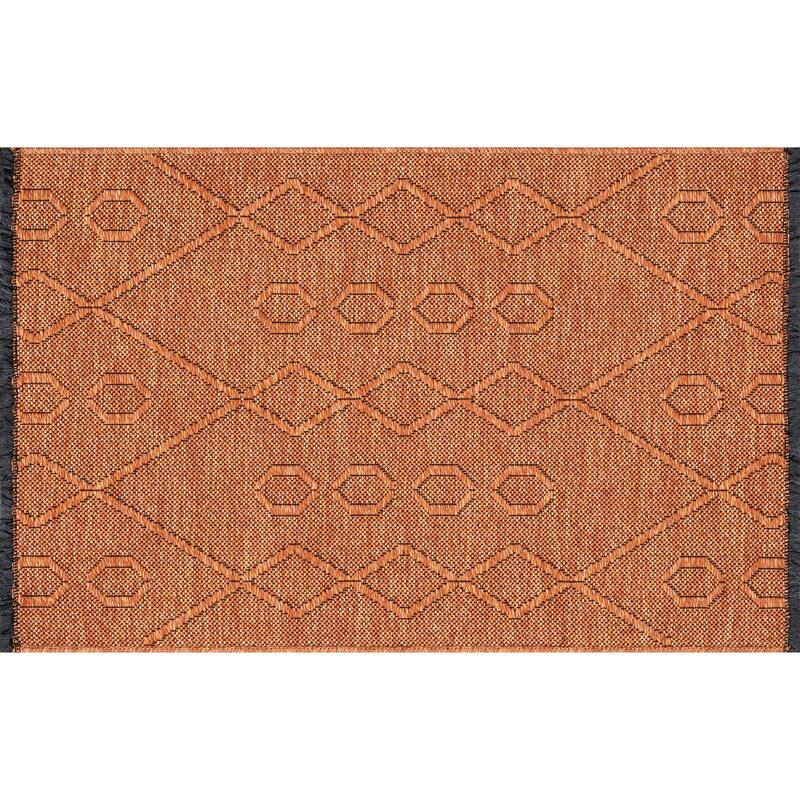 Alameda Solid Color Geometric Machine Washable Indoor Area Rug