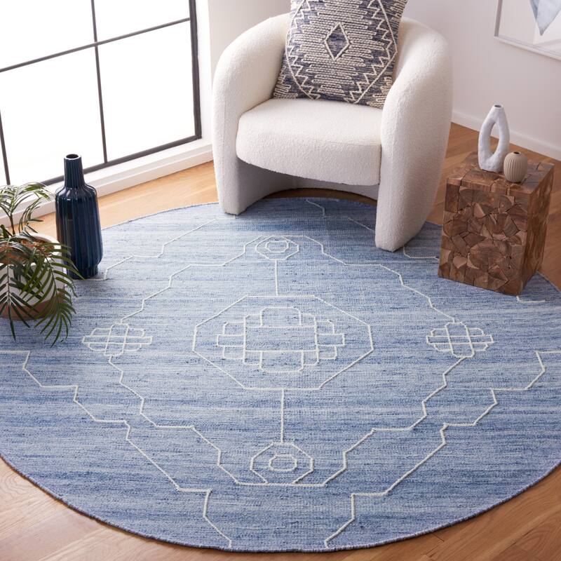 SAFAVIEH Handmade Kilim Kamlesh Moroccan Boho Rug - 7' Round - Blue/Ivory - Round