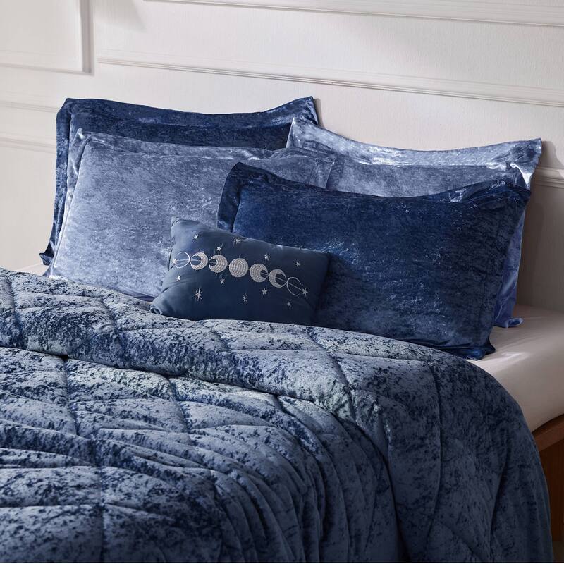 Intelligent Design Isabel Velvet Comforter Set