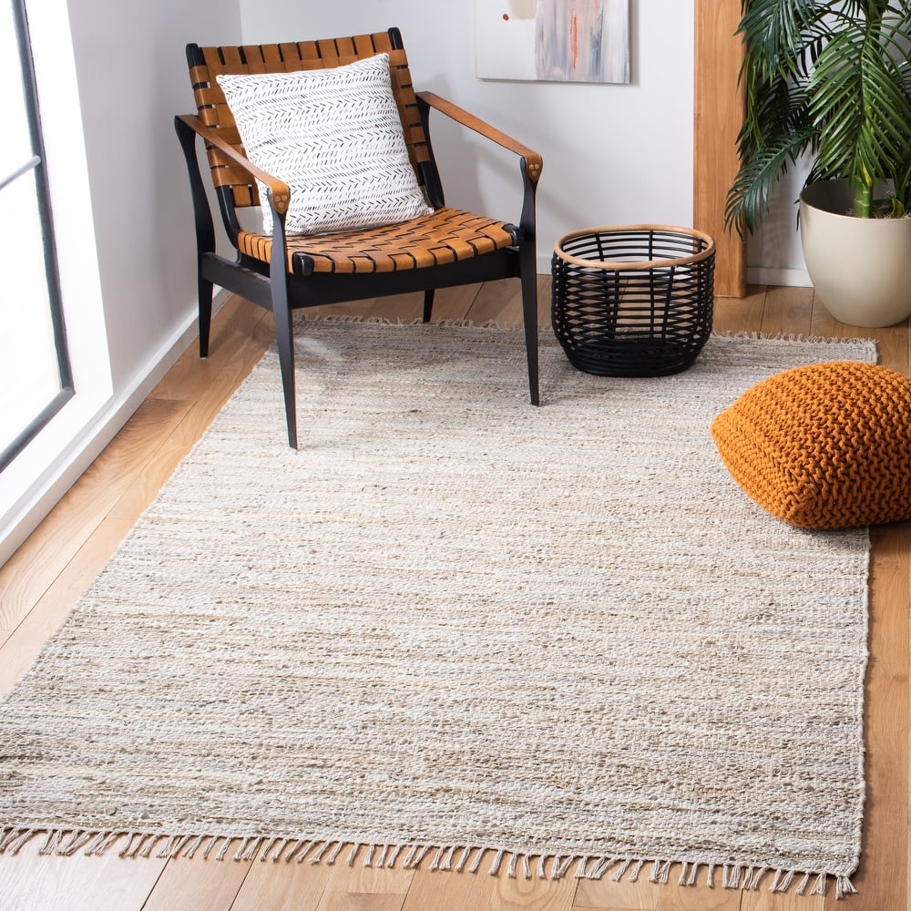 SAFAVIEH Vintage Leather Cindie Flatweave Rug with Fringe