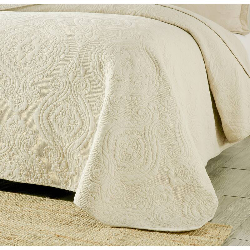 Reversible 3 Piece Damask Quilt Set by HULALA HOME