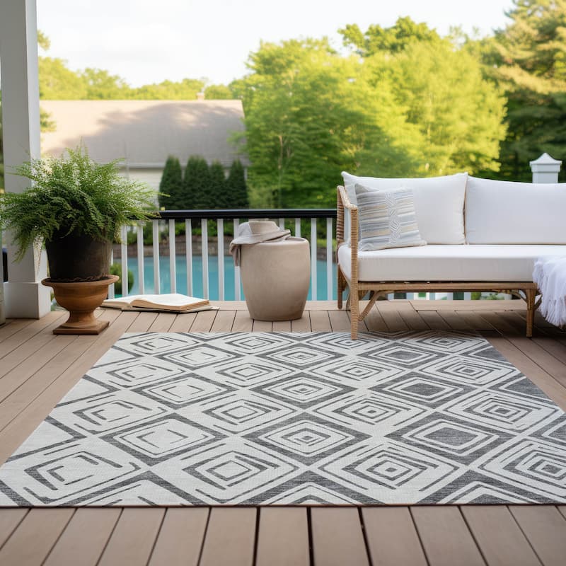 Machine Washable Indoor/ Outdoor Chantille Ombre Diamonds Rug