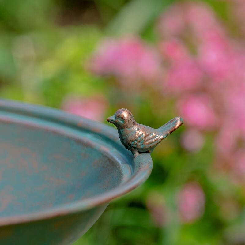 Round Pedestal Birdbath with Bird Details