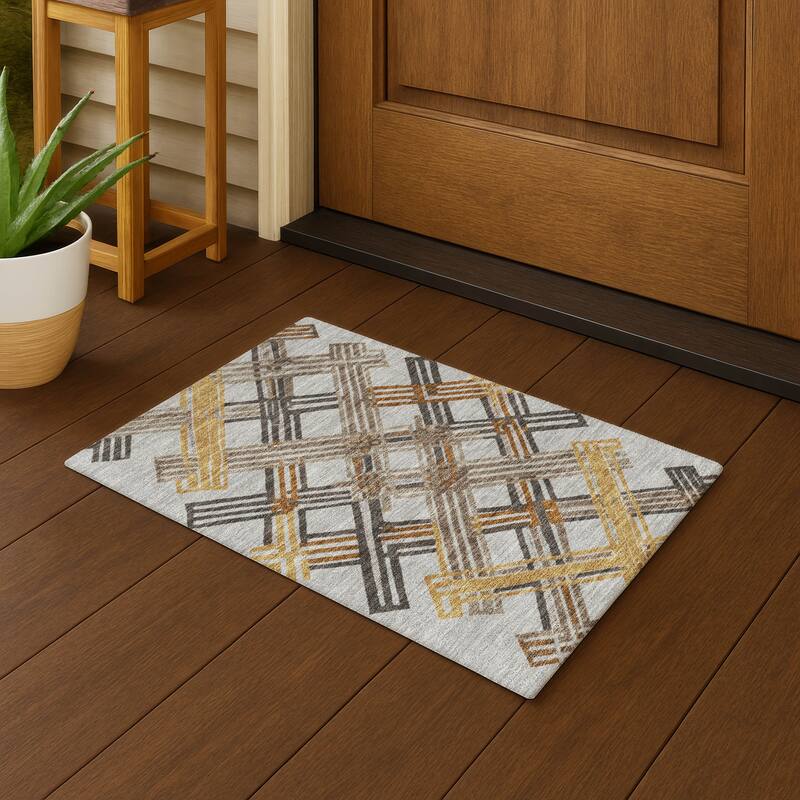 Machine Washable Indoor/ Outdoor Modern Trellis Chantille Rug - Gray - 1'8" x 2'6"