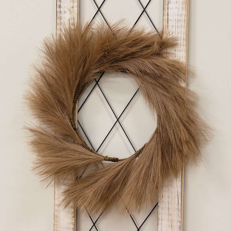 Pampas Grass Wreath 24" Taupe