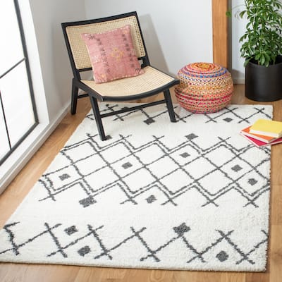 SAFAVIEH Berber Shag Jakolien Light Grey/Cream Rug - 8' x 10'