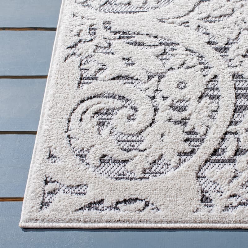 SAFAVIEH Cabana Asthildur Indoor/ Outdoor Waterproof Patio Rug