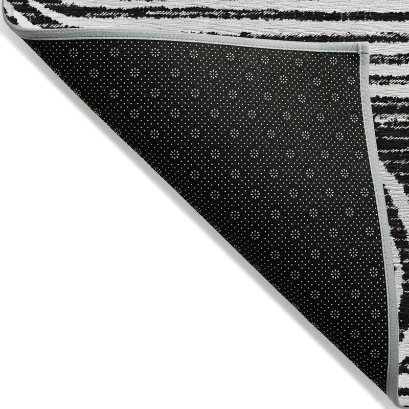 Machine Washable Indoor/ Outdoor Modern Vibes Chantille Rug