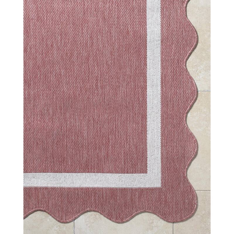 Livabliss Miami Beach Traditional Indoor / Outdoor Area Rug