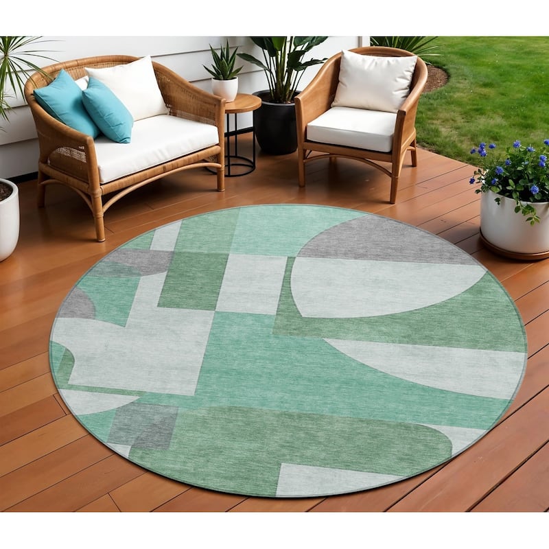 HomeRoots Geometric Modern Rectangle Outdoor Rug - 8' Round