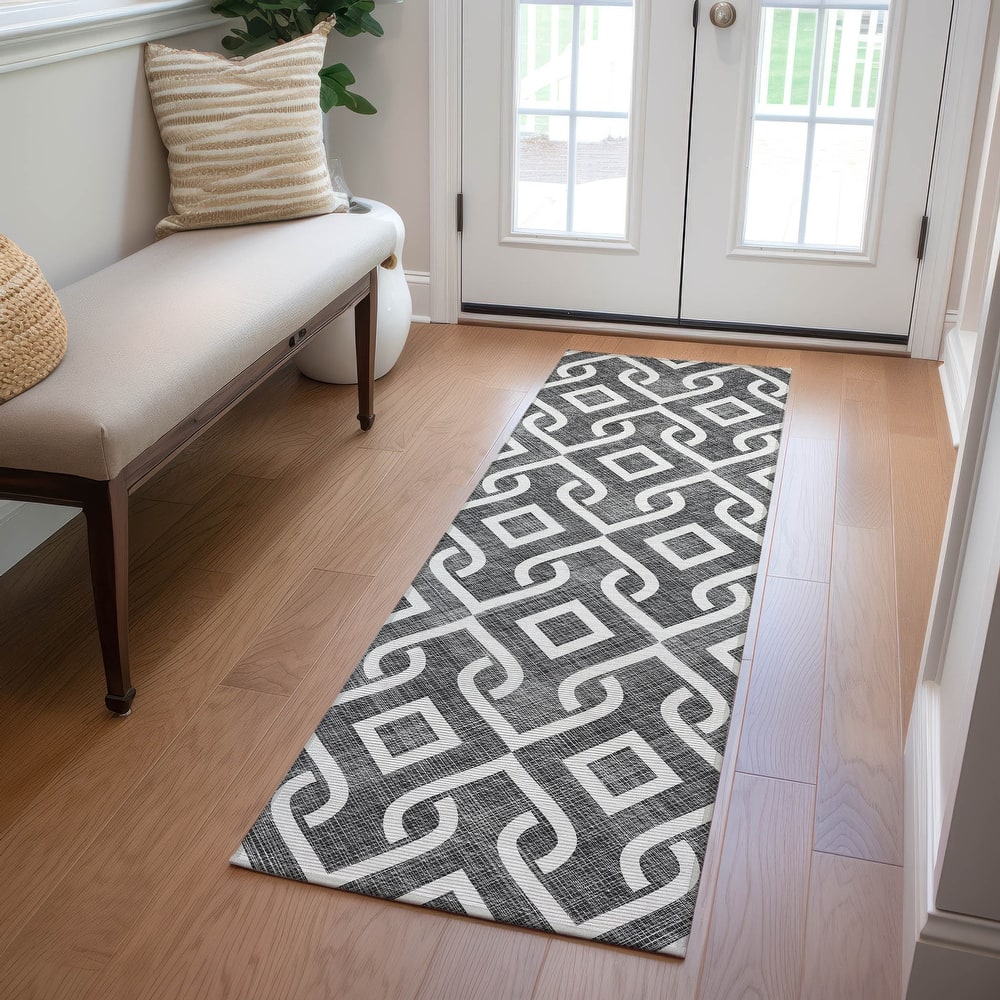 Machine Washable Indoor/ Outdoor Chantille Trellis Scroll Rug