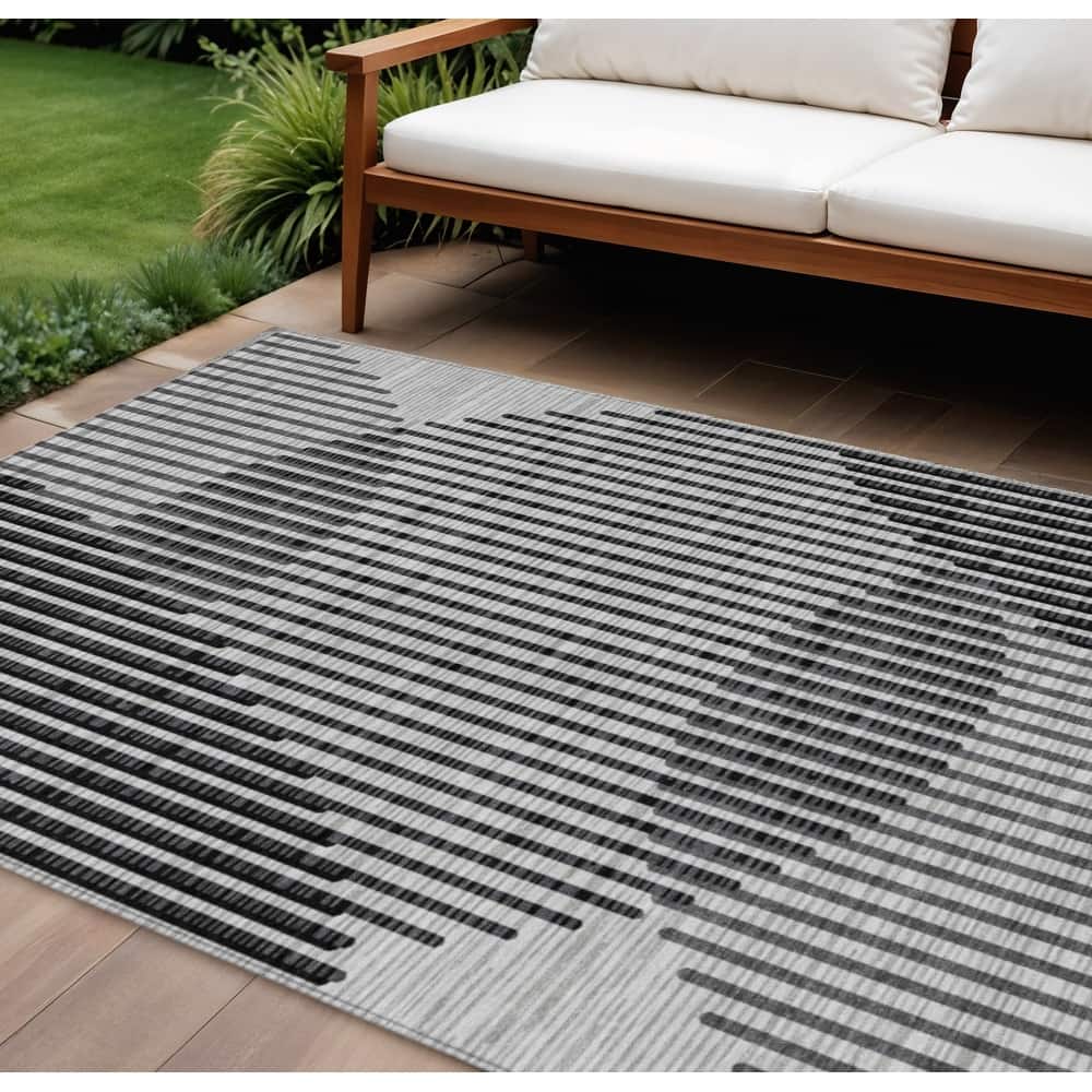 HomeRoots Geometric Transitional Rectangle Outdoor Rug