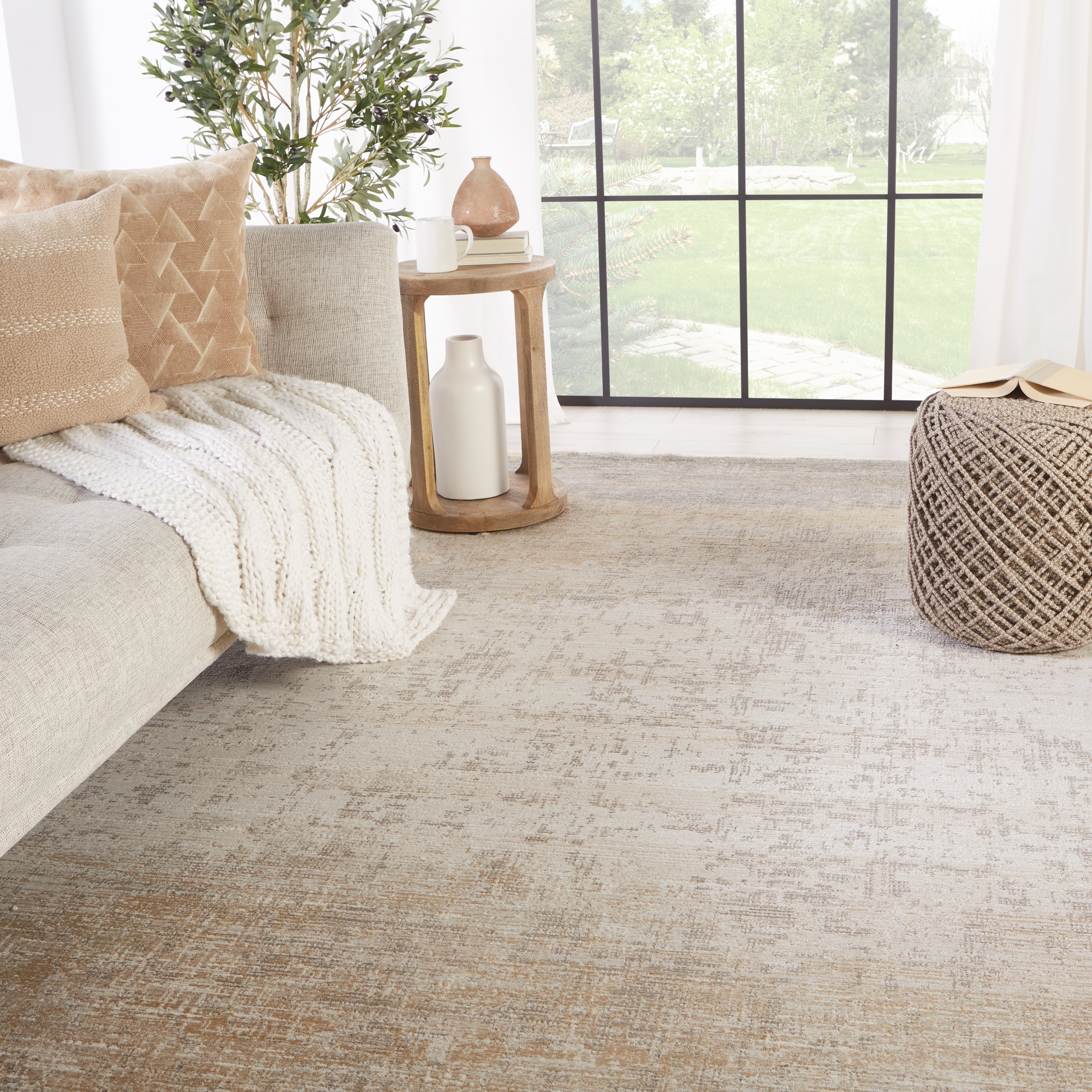 Akari Abstract Gray/ Light Tan Area Rug - Bed Bath & Beyond - 33084327