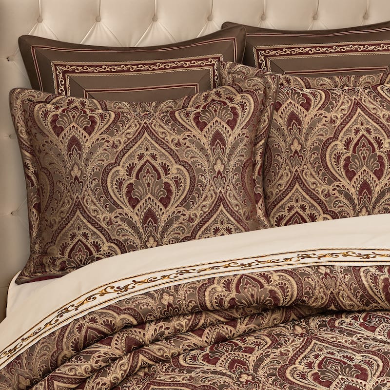 Odette Comforter Set