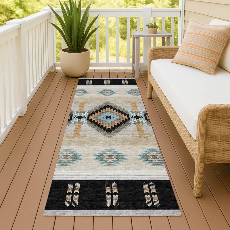 Machine Washable Indoor/ Outdoor Global Chennai Chantille Rug - Black - 2'3" x 7'6"