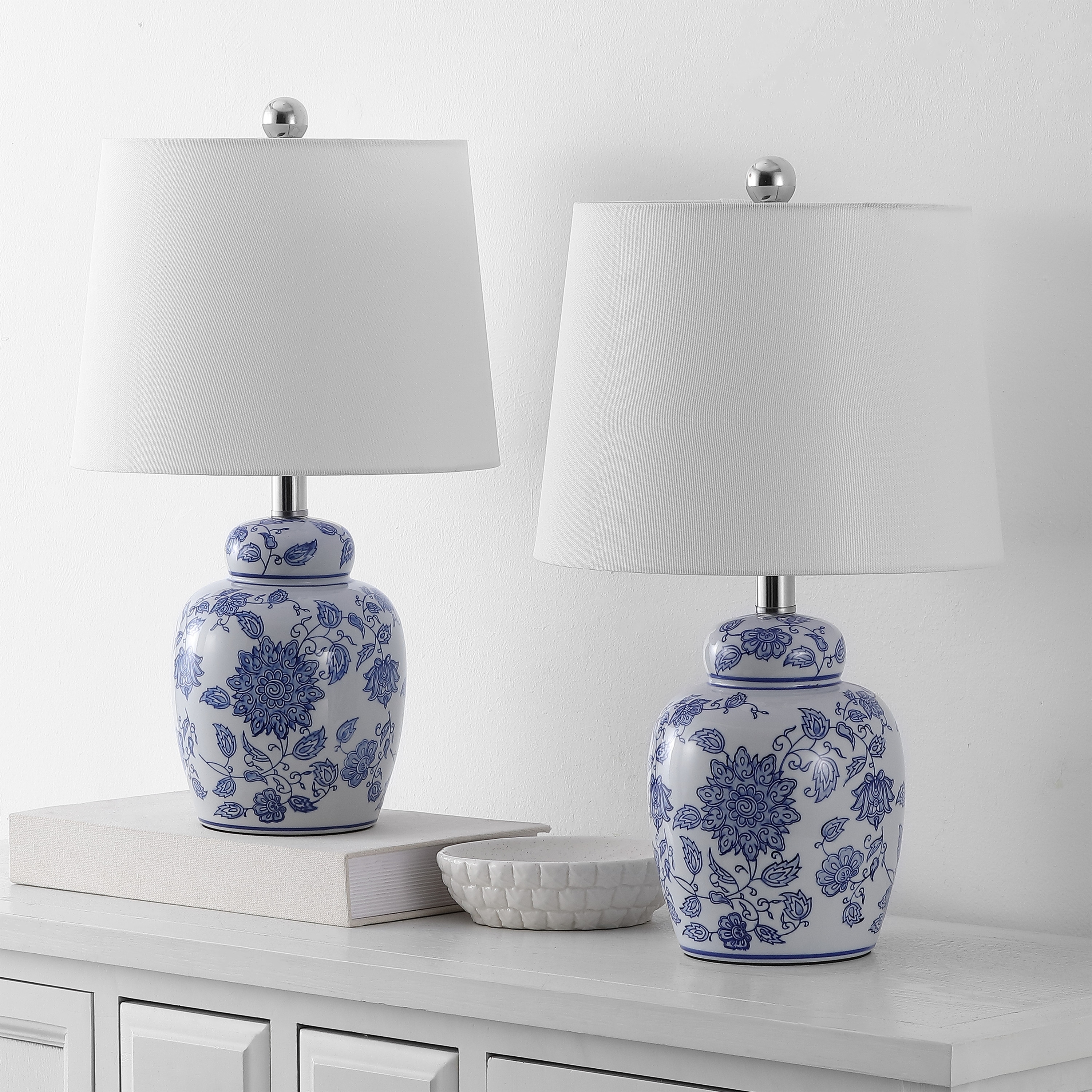 SAFAVIEH Sandra 20-inch Table Lamp Set of 2 - 12