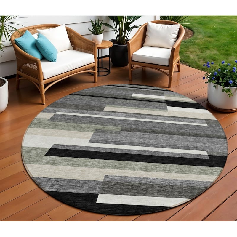 HomeRoots Striped Transitional Rectangle Outdoor Rug - 8' Round