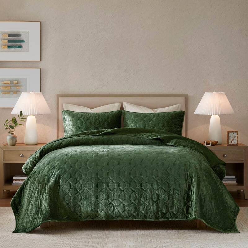 Madison Park Emery 3 Piece Velvet Quilt Set - Green - King
