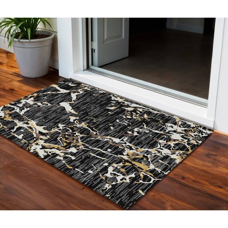 HomeRoots Striped Transitional Rectangle Outdoor Rug - 3' x 5'
