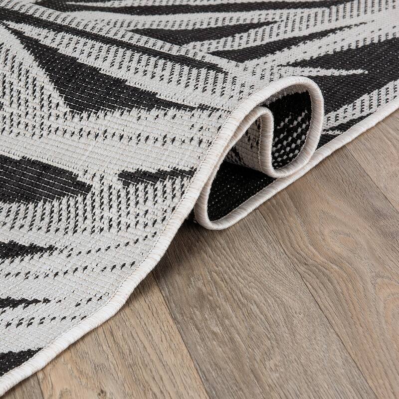 World Rug Gallery Tropical Nature Inspired Indoor/Outdoor Area Rug