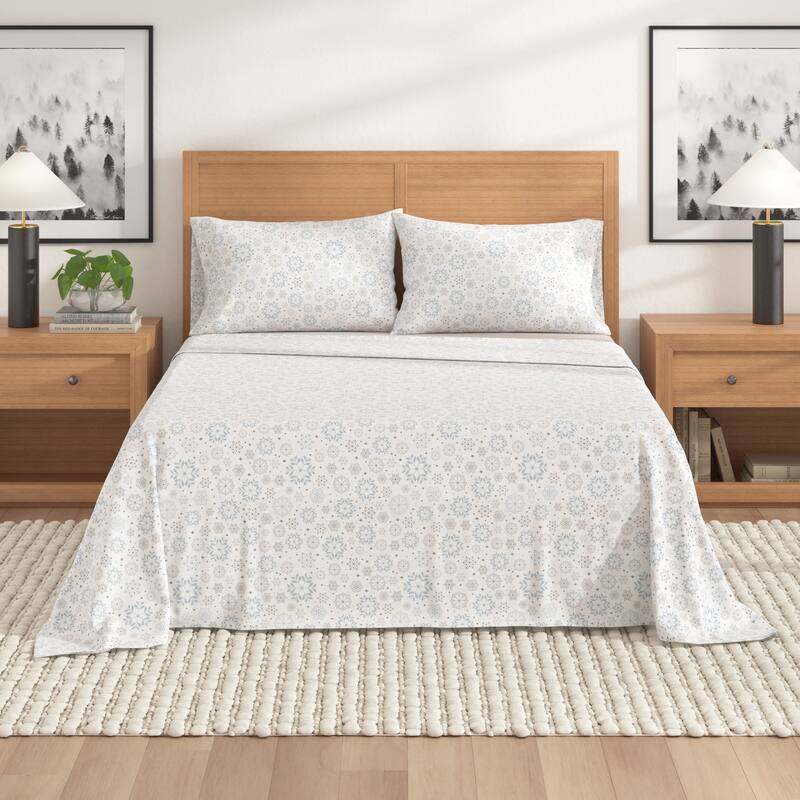Linery & Co. Turkish Cotton Double-Brushed Christmas Flannel Bed Sheet Set - King - Snowflakes