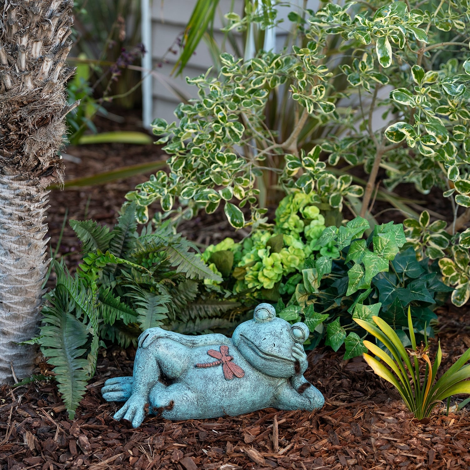 Alpine Corporation Outdoor Solar Powered Garden Animal Statue with LED Lights