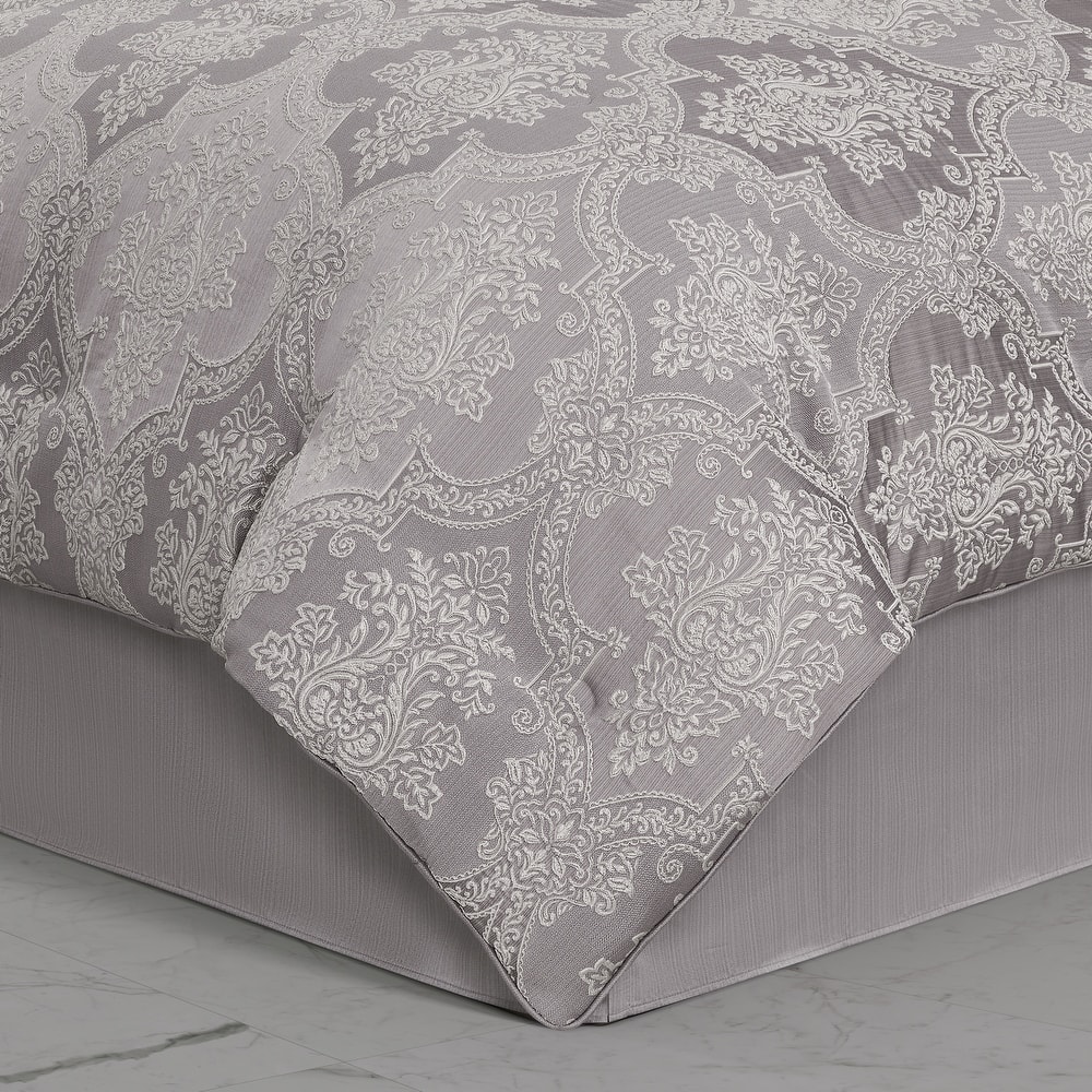 J. Queen New York Mary Comforter Set