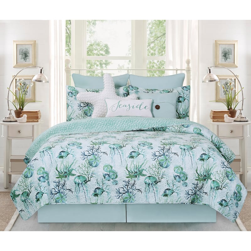 Shorecrest Cotton Coastal Quilt Set with 2 Shams