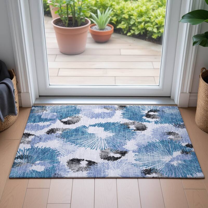 Machine Washable Indoor/Outdoor Modern Floral Chantille Rug