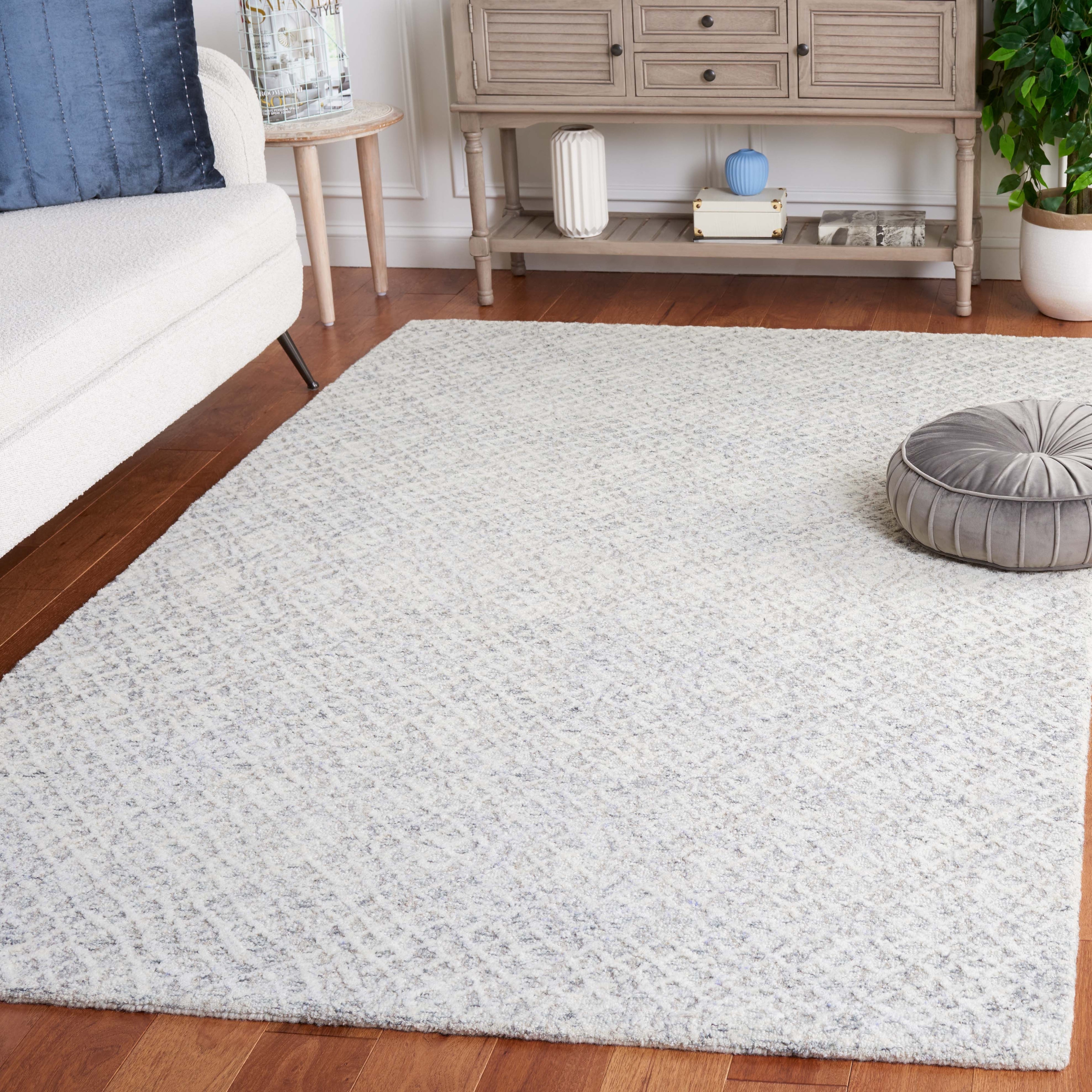SAFAVIEH, Handmade Ebony Juozapa Modern Wool Rug