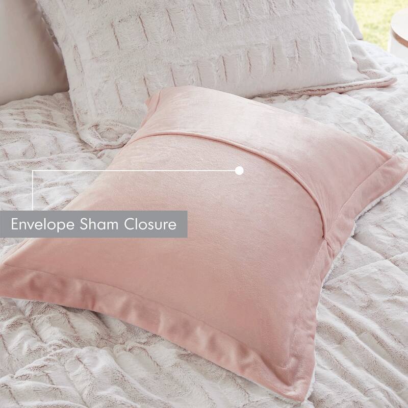 Madison Park Margot Back Print Long Fur Comforter Set