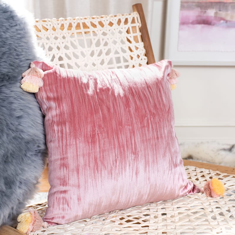SAFAVIEH Cathelyne 16-inch Pillow - Pink - 16Wx16L