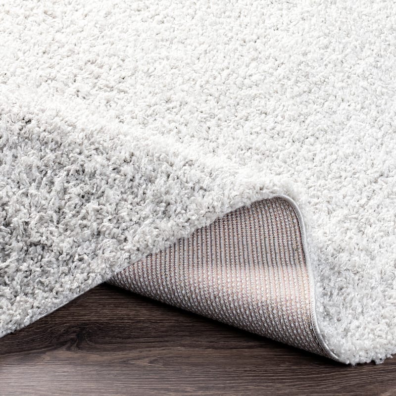 Artistic Weavers Dawsen Solid Plush Area Rug