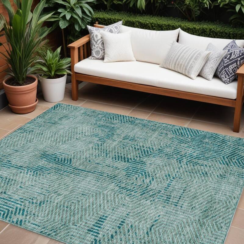HomeRoots Geometric Transitional Rectangle Outdoor Rug - 10' X 14'