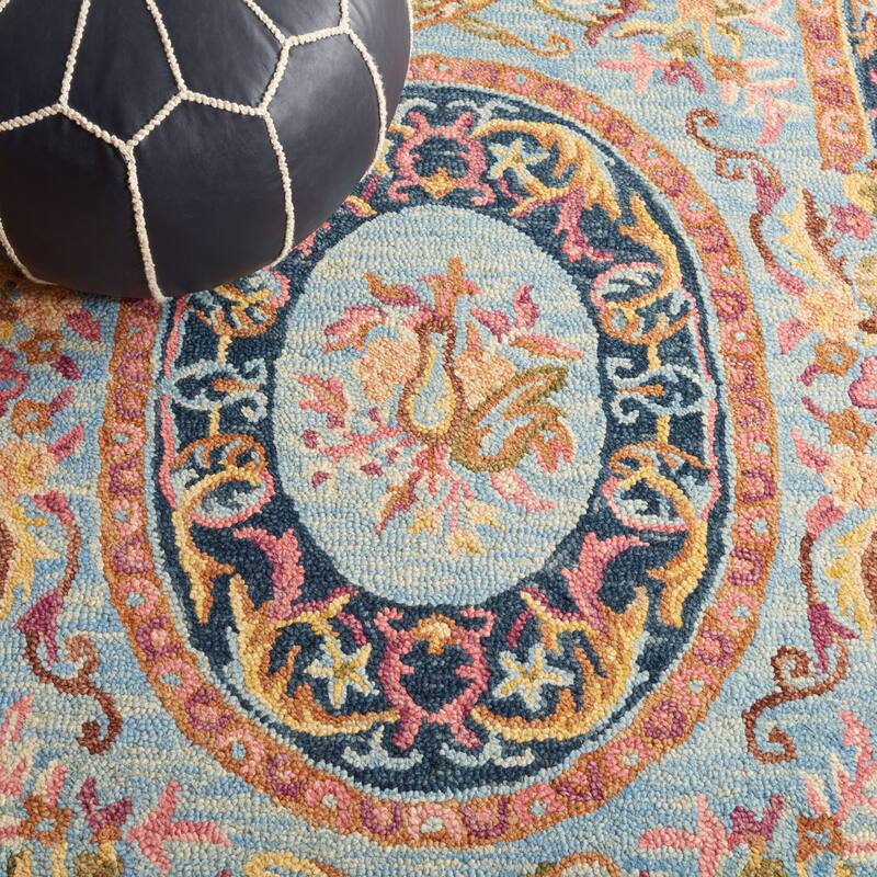 SAFAVIEH Handmade Savonnerie Deep Traditional Wool Rug