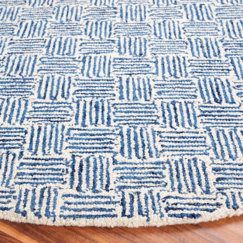 SAFAVIEH Handmade Micro-Loop Courteney Transitional Wool Rug