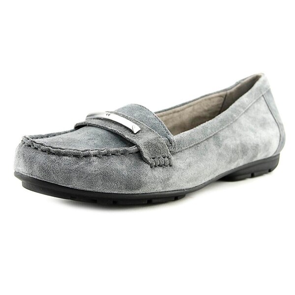 round toe suede flats