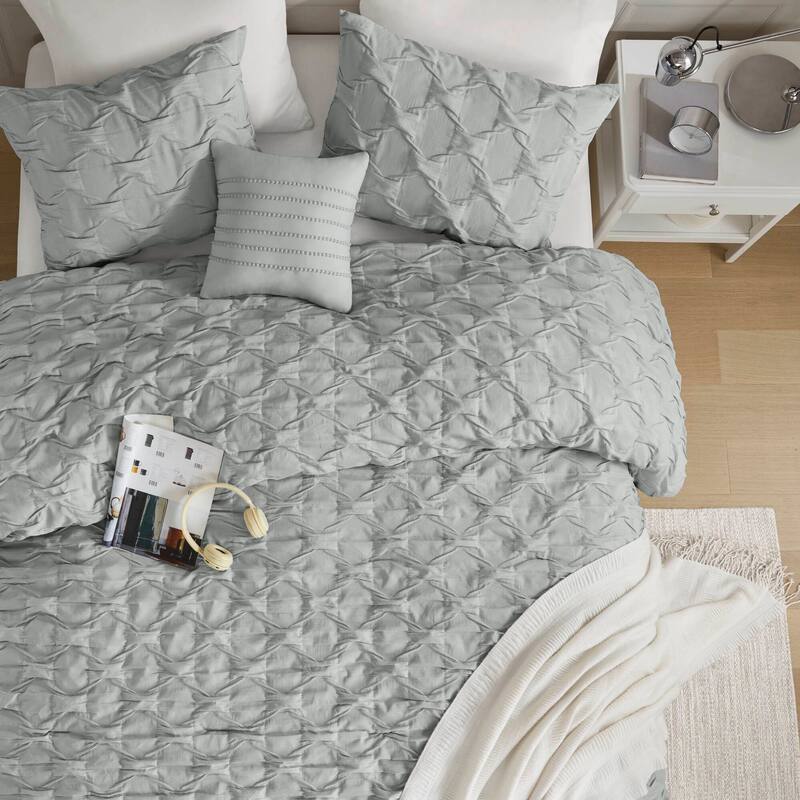 Chelsea Square Bailey Diamond Pucker Woven Comforter Set