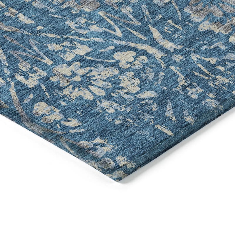 Machine Washable Indoor/ Outdoor Chantille Distressed Traditional Rug