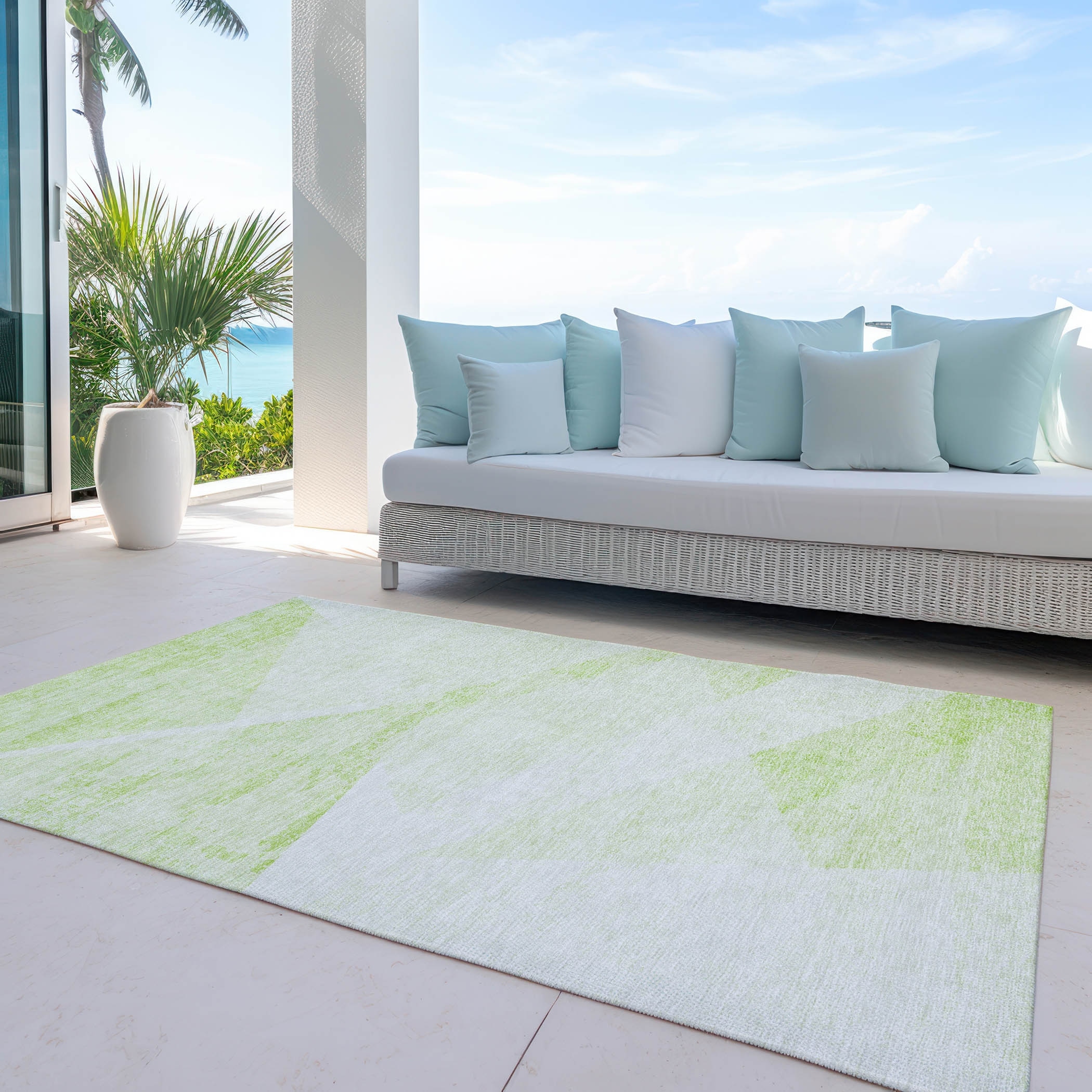 Machine Washable Indoor/ Outdoor Chantille Contemporary Geo Rug