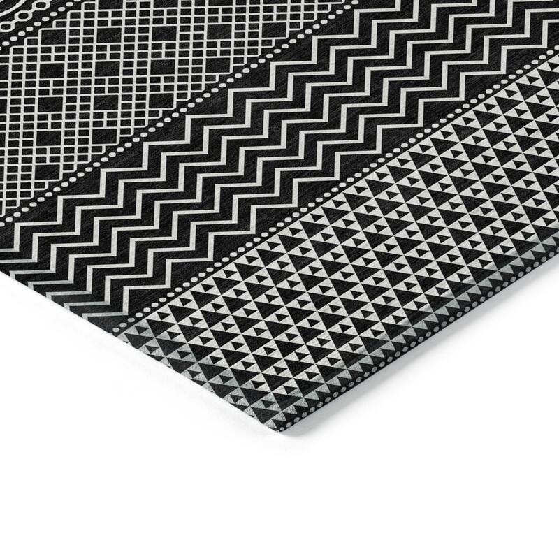 HomeRoots Chevron Modern Rectangle Outdoor Rug