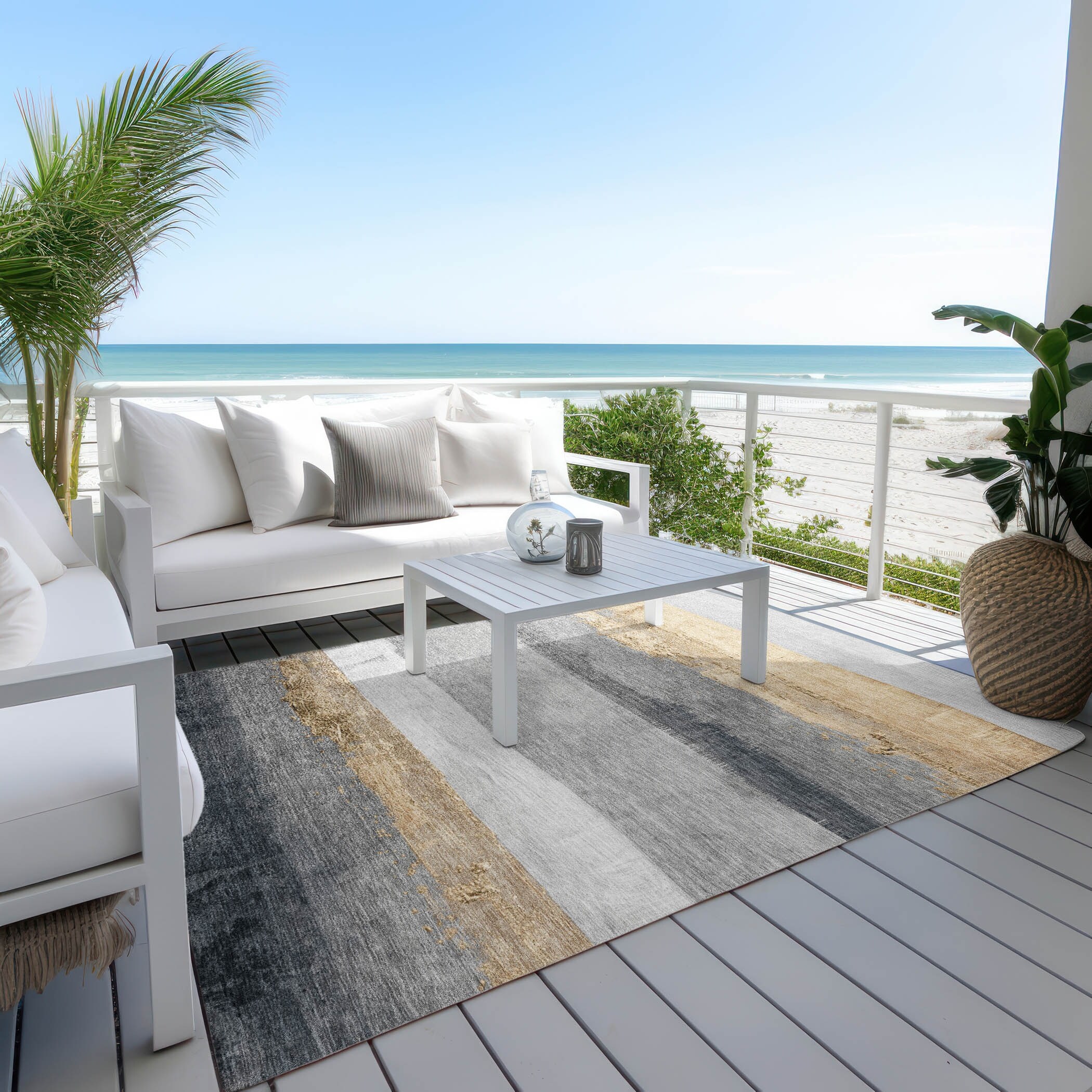 Machine Washable Indoor/ Outdoor Contemporary Ombre Chantille Rug