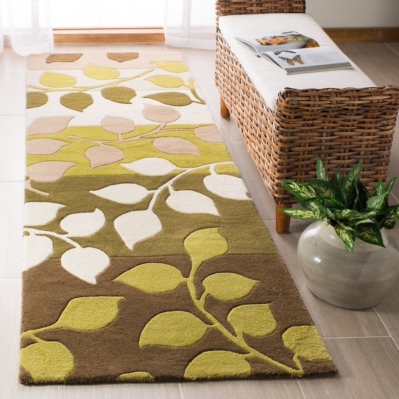SAFAVIEH Handmade Soho Joi Garden N.Z. Wool Rug - 2'6" x 8' Runner - Green/Beige