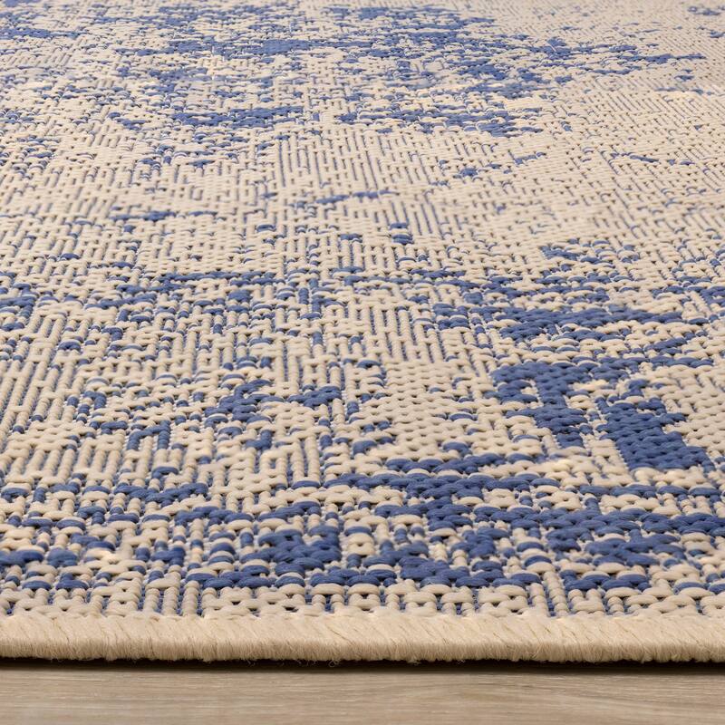 Jackson Collection - Beige/Blue Distressed Traditional Indoor/Outdoor Rug