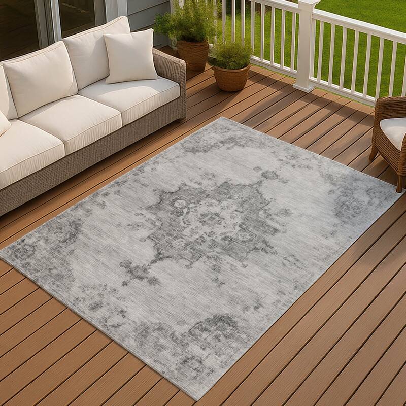 Machine Washable Indoor/ Outdoor Traditional Tabriz Chantille Rug - Gray - 5' x 7'6"