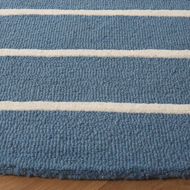 SAFAVIEH Handmade Genre Cvjatka Striped Wool Rug